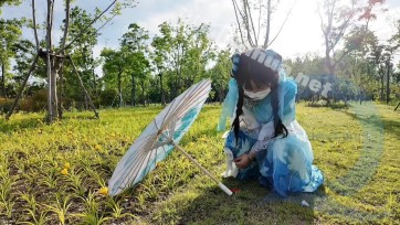 【苏苏】西施诗雨江南cos户外镣铐啵啵贝露出，与行人擦肩而过+葫芦铐跳跃找钥匙