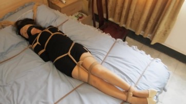 【小驴】小莫丝袜捆绑与口球口水